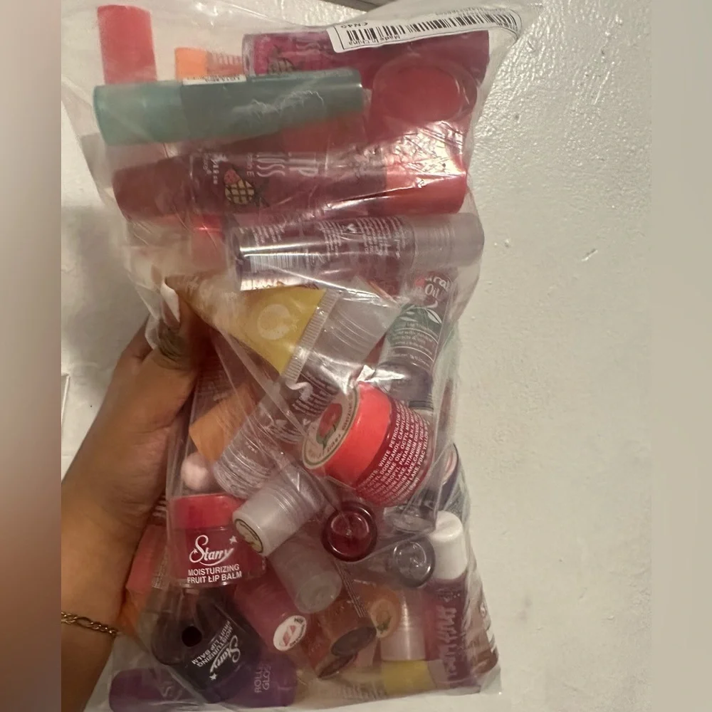 Makeup bundle - Picture 3 of 3